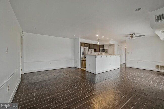 Photo - 6302 Hil-Mar Dr Unit 6-2