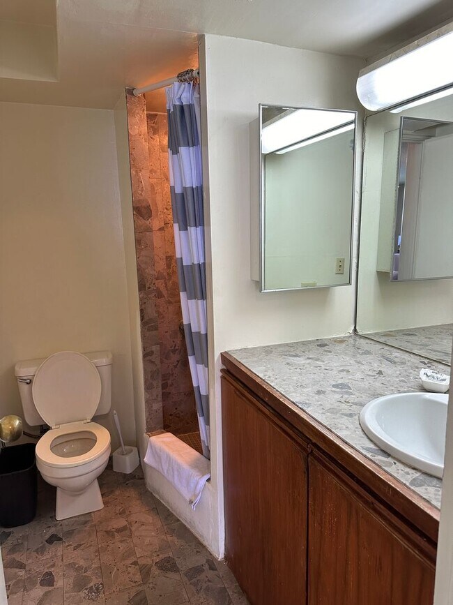 Photo - Waikiki Marina Studio with Ocean Views Unit 2904