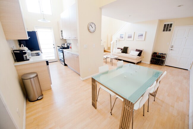 Photo - 2471 Sawtelle Blvd Unidad 204