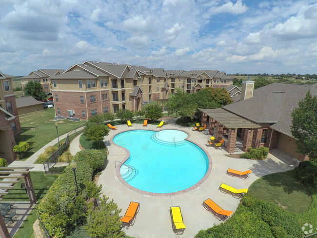 Building Photo - Plum Creek Apartments