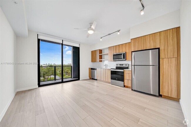 Building Photo - 555 NE 8th St Unit 0515 Rental