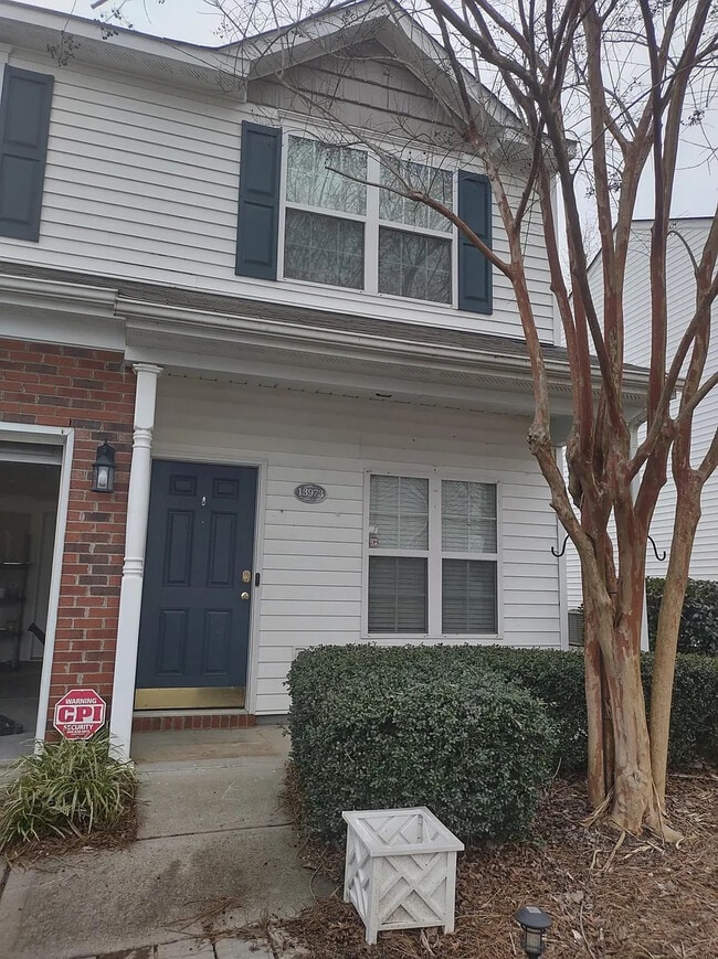 Building Photo - Room in Townhome on Singleleaf Lane