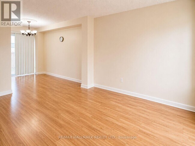 Photo - 740 Kennedy Rd