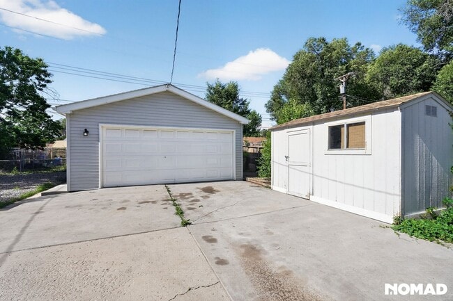 Photo - 1137 Pando Ave