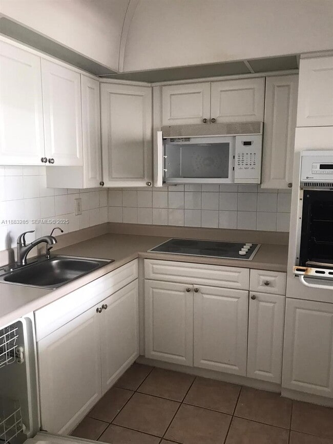 Photo - 19380 Collins Ave Unit 319