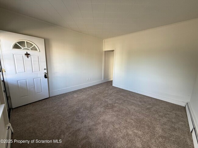 Photo - 949 Carmalt St