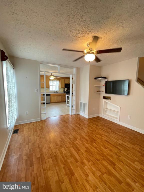 Photo - 588 Wakefield Dr