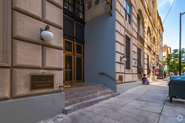 Photo - 110 Livingston St