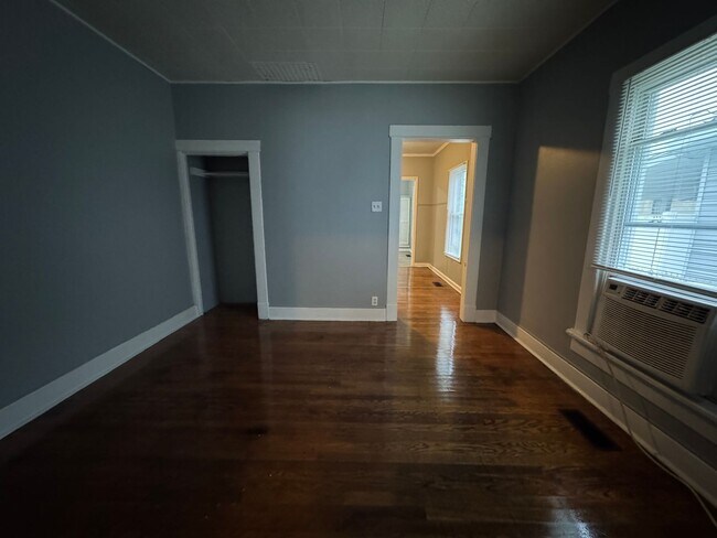 Photo - 1354-1356 N Olney St Unidad 1356 N Olney St