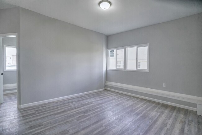 Photo - 709 Chicago Ave