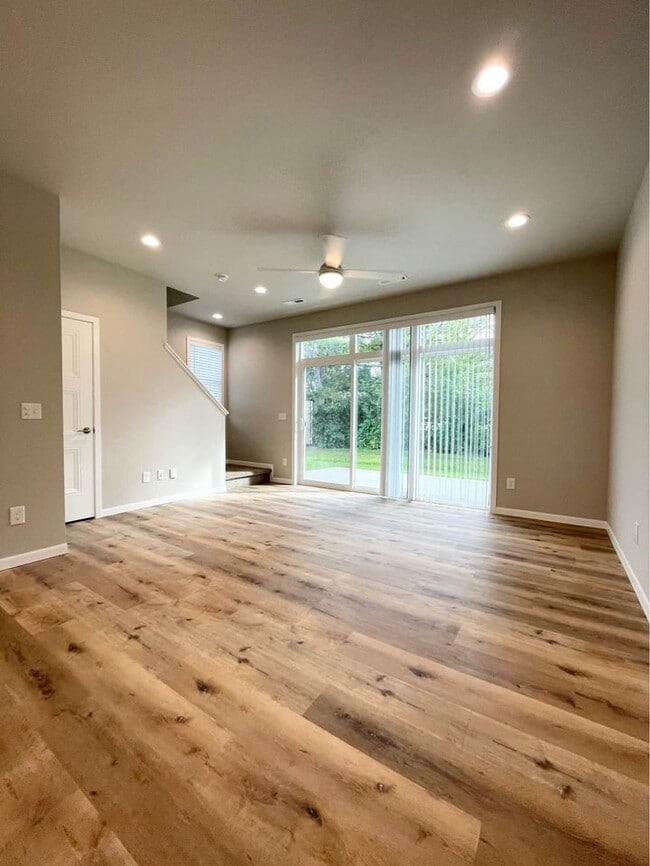 Photo - 1023 S Nicolet Rd