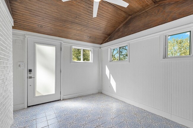 Photo - Beautifully Updated 3/2 w/ Large Fenced Backyard, Minutes From ATL Airport and Woodward Academy