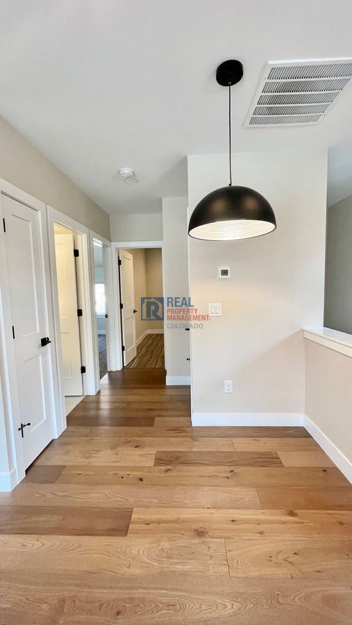 Photo - 127 1/2 S Pennsylvania St-