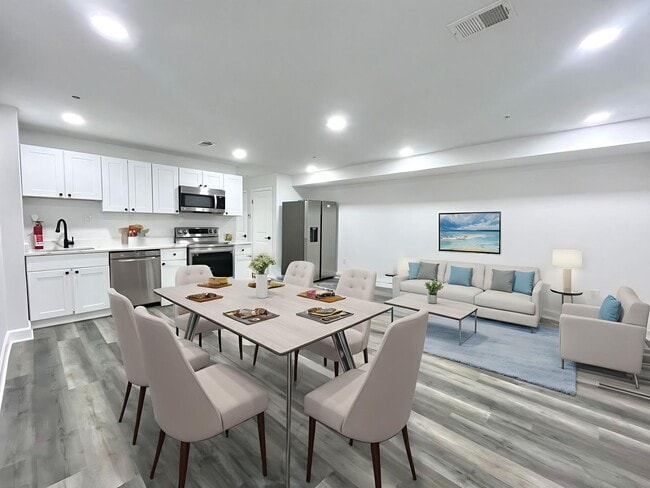 Building Photo - 1510 10th St NW Unit 1510 10th St NW #1