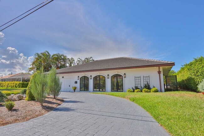 Photo - 713 Forsyth St