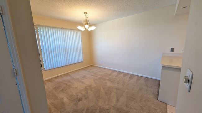 Dining Room - 950 S Kanner Hwy Unit 808
