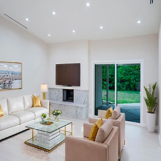 Building Photo - 16840 Superior St