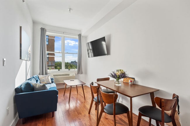 Shared/Private Rooms in Modern Co-Living Apt