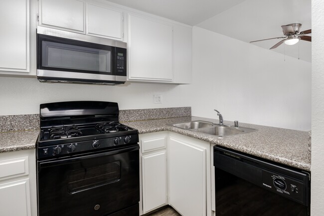 Photo - 750 Redondo Beach Blvd Apartments
