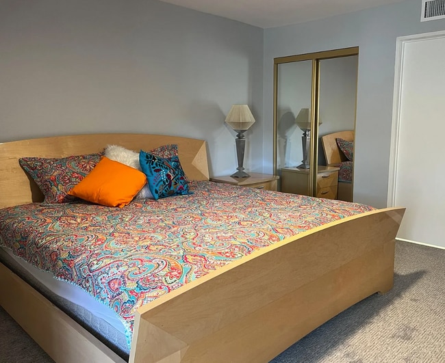 Photo - 2017 Normandy Ct Unit 2017