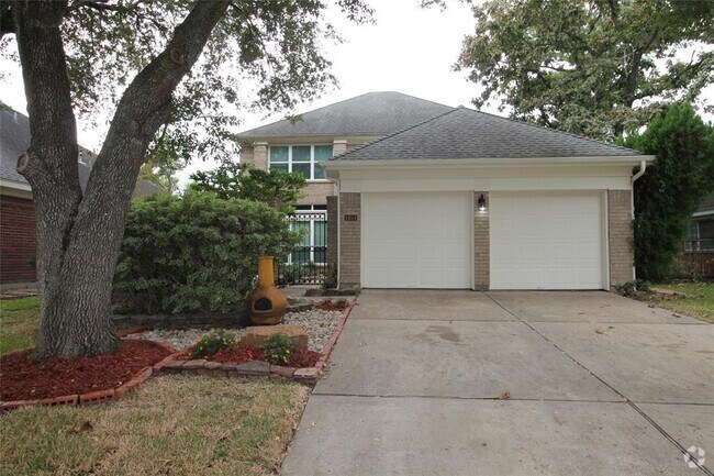 Building Photo - 1454 Forest Home Dr