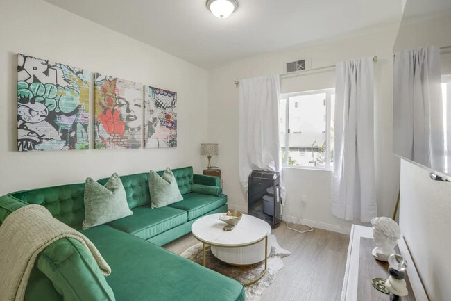 Building Photo - 2658-72 Broadway Unit ID1307919P