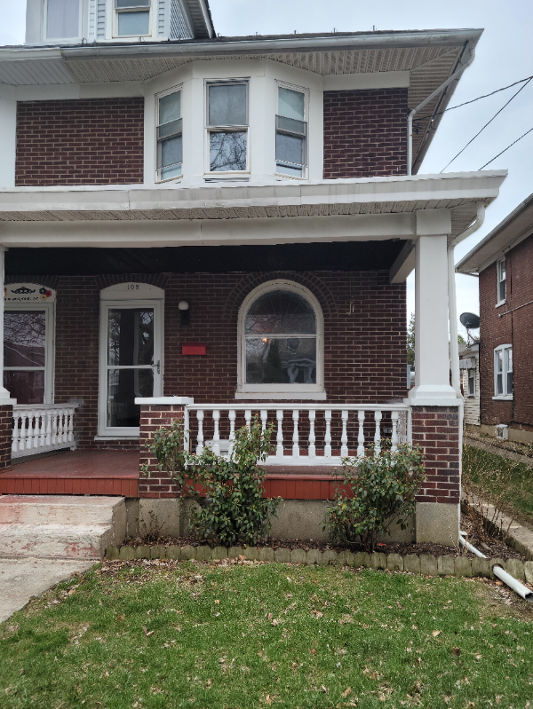 Building Photo - 102 W Milton St Rental