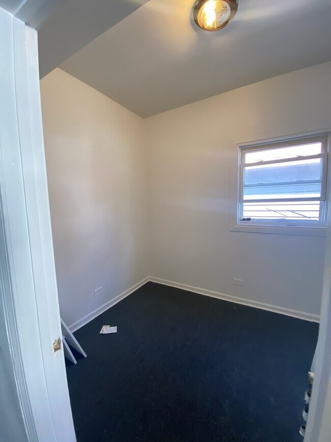 Photo - 8752 S Saginaw Ave