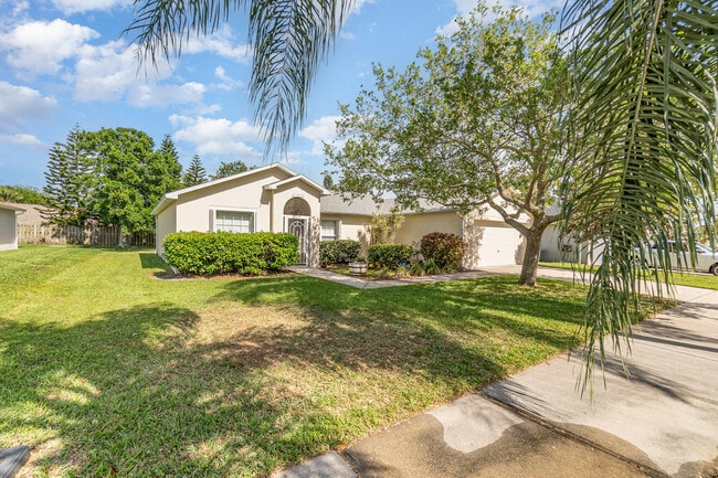 Building Photo - 1742 Laramie Cir