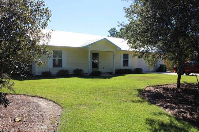 Building Photo - 8617 Olivera St