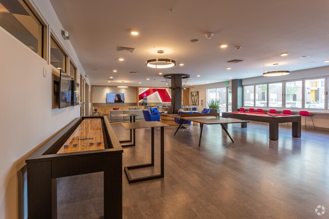 Co/Mingle Clubhouse