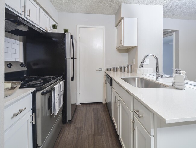 Stoney Ridge | $800 off Select Units | Pos... - Stoney Ridge | $800 off Select Apartment Units | Pos... Unit 74647-500