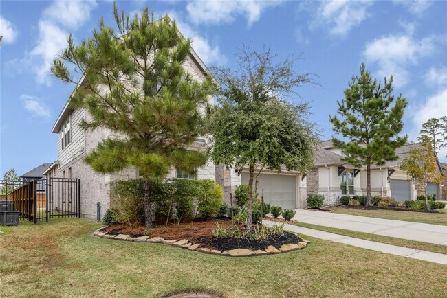 Photo - 28230 Emerald Bnd