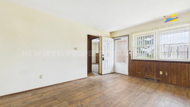 2952 S Bunker Hl Dr