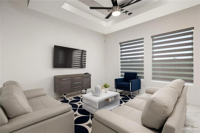 Photo - 11 Sequoia Ave