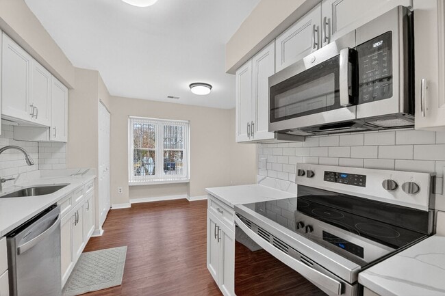 Photo - 6265 Astrid Cove