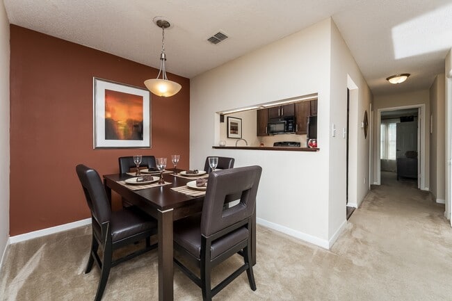 Tuscany Pointe at Tampa Apartment Homes