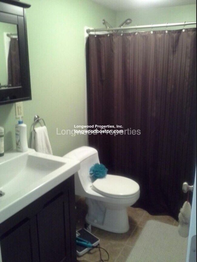 Photo - 200NH Unit 1