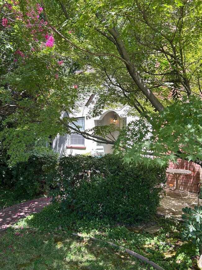 Photo - 1160 Palm Ave Unit A
