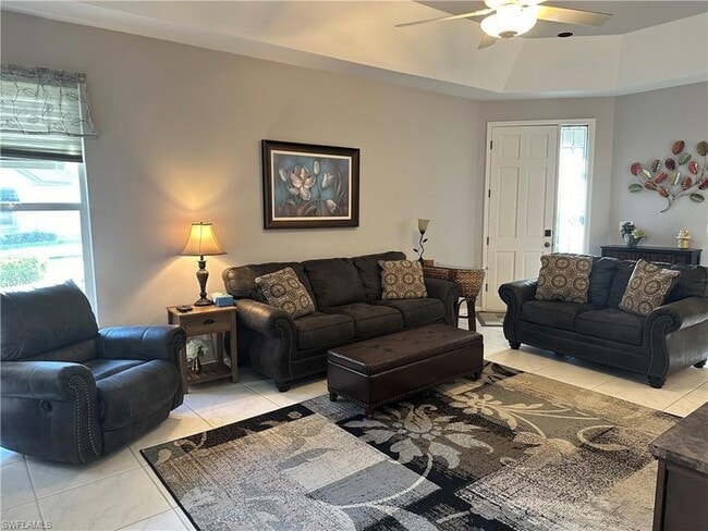 8564 Fairway Bend Dr