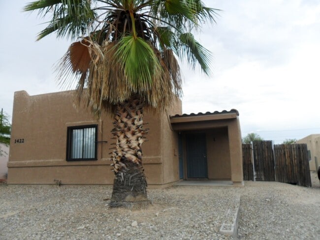 Building Photo - 1422 E Lee St Unit #1  - 5 bedroom 3 bath