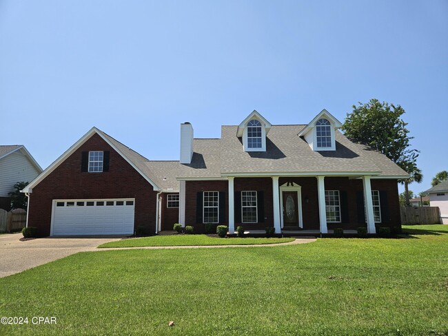 Building Photo - 2103 Coral Dr