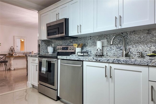 Photo - 3001 S Ocean Dr Unidad 319