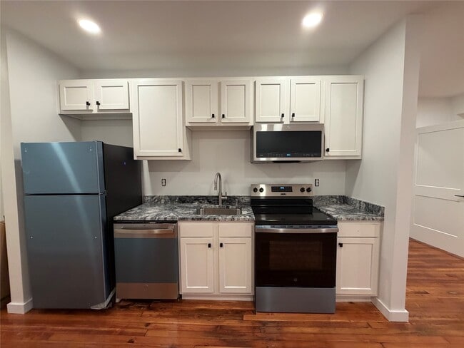Photo - 252 Main St Unit 2
