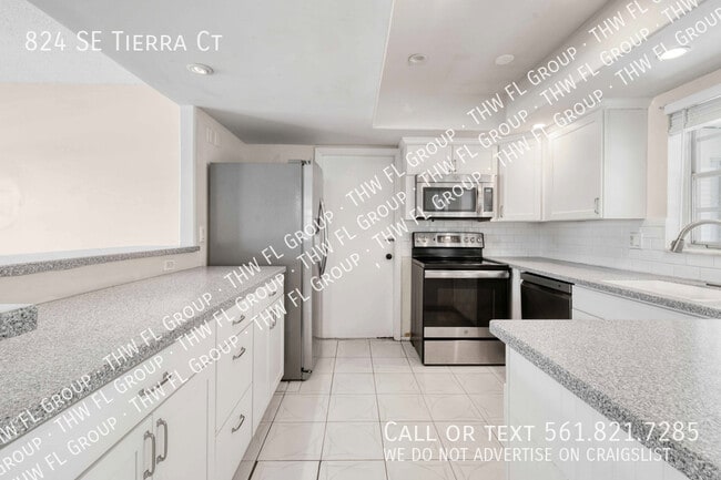 Photo - 824 SE Tierra Ct