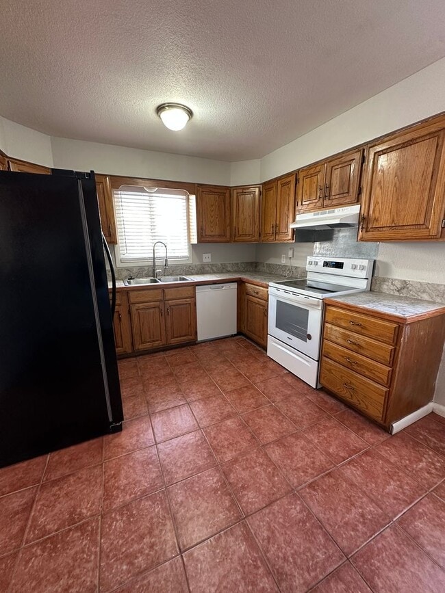 Photo - 6820 Larsh Dr