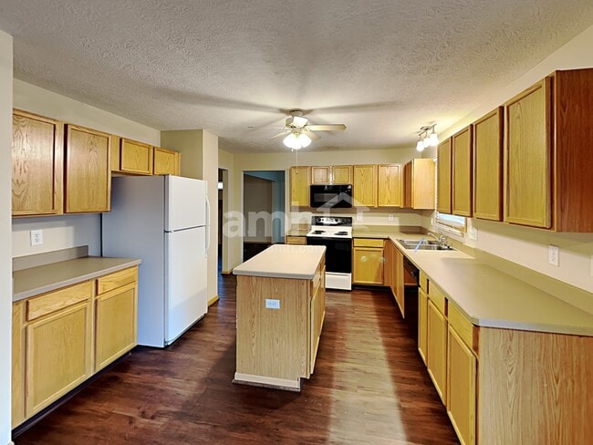 Photo - 1501 Scenic Valley Pl