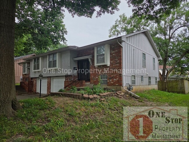 Photo - Updated 4 Bedroom, 2 Bathroom Duplex in Overland Park, Kansas