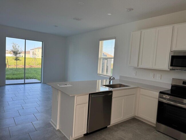 Photo - 2784 Pierr St