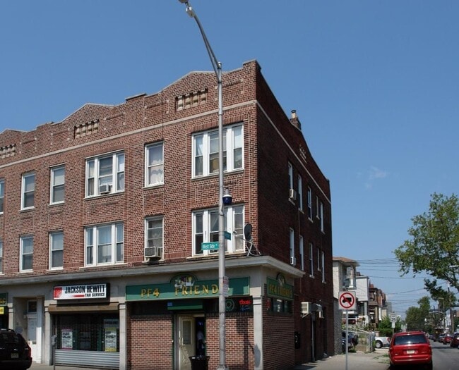 Building Photo - 549 West Side Ave Unit 2